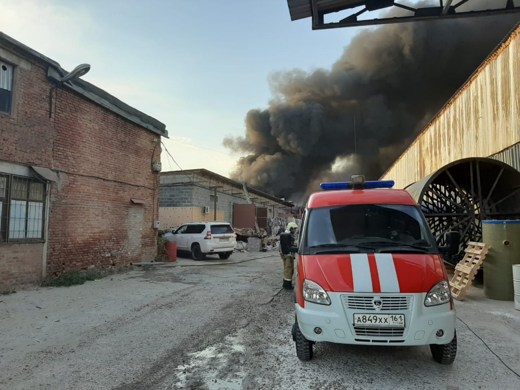 Пожар в промзоне в Батайске ликвидирован